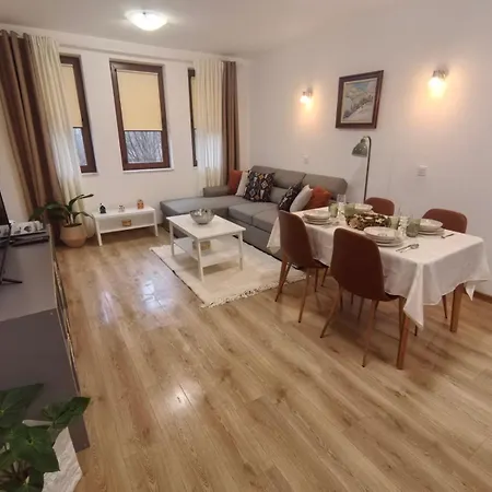 дара Apartment *