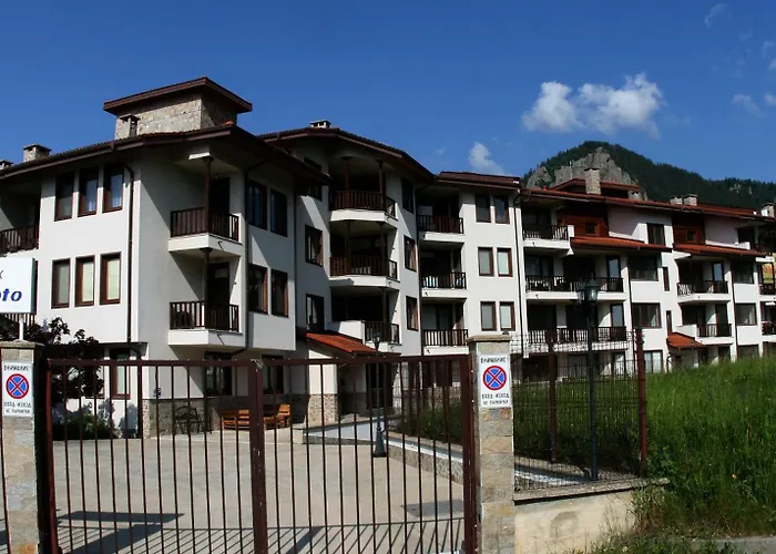 дара Apartment *